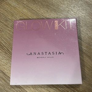 Anastasia glow kit